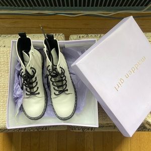 Never been used brand new white Aden girl combat boots with zipper